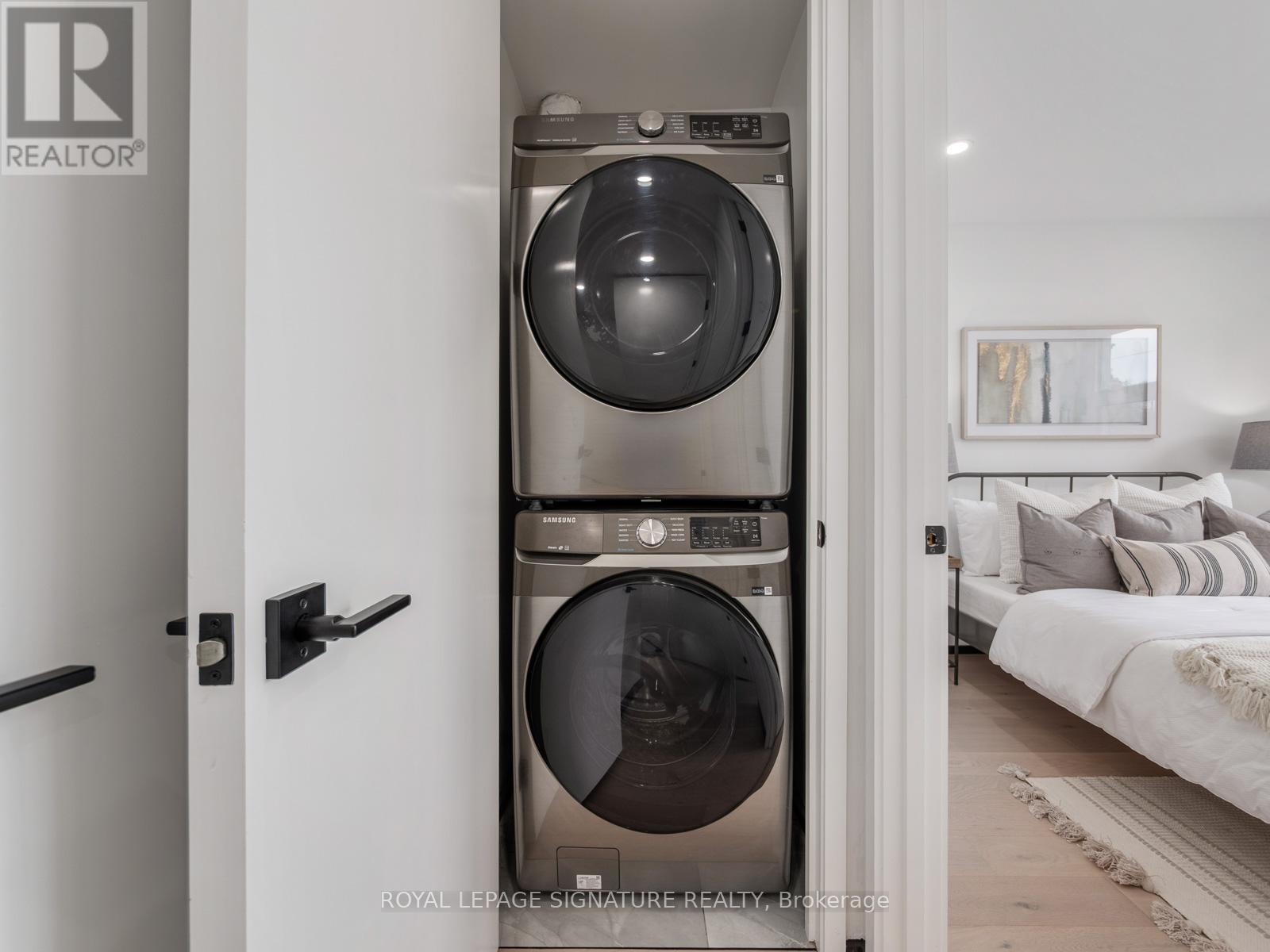 186 Oak Park Avenue, Toronto, Ontario  M4C 4M8 - Photo 34 - E12536218