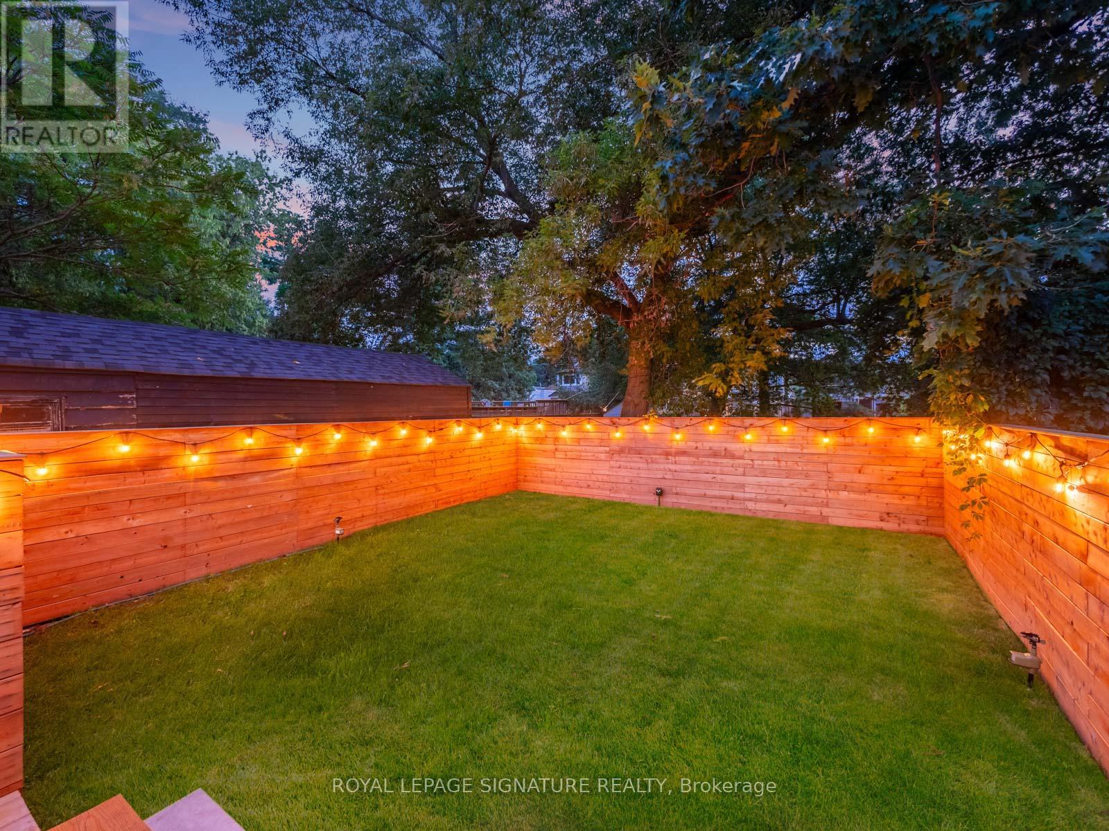 186 Oak Park Avenue, Toronto, Ontario  M4C 4M8 - Photo 47 - E12536218