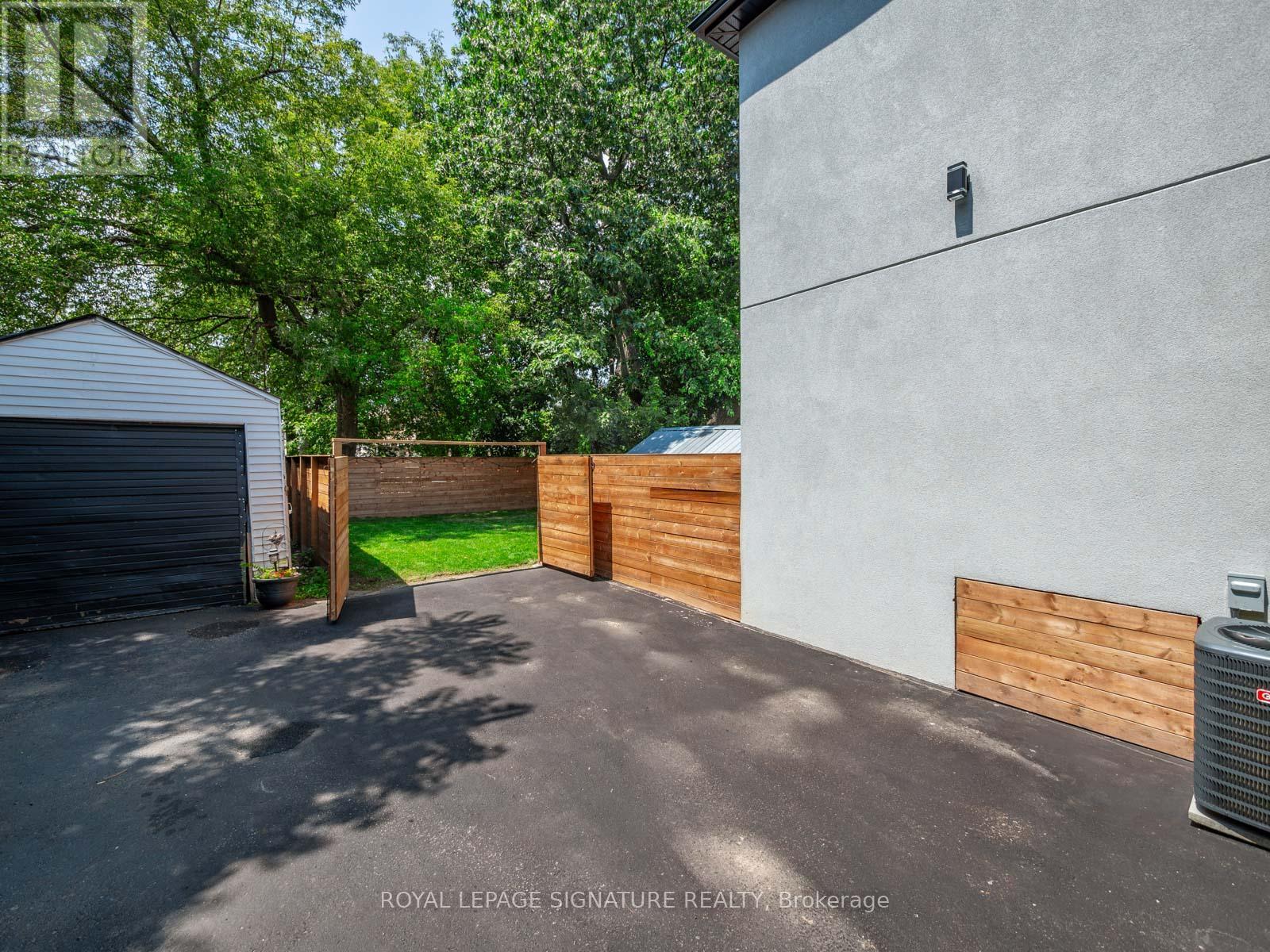 186 Oak Park Avenue, Toronto, Ontario  M4C 4M8 - Photo 50 - E12536218