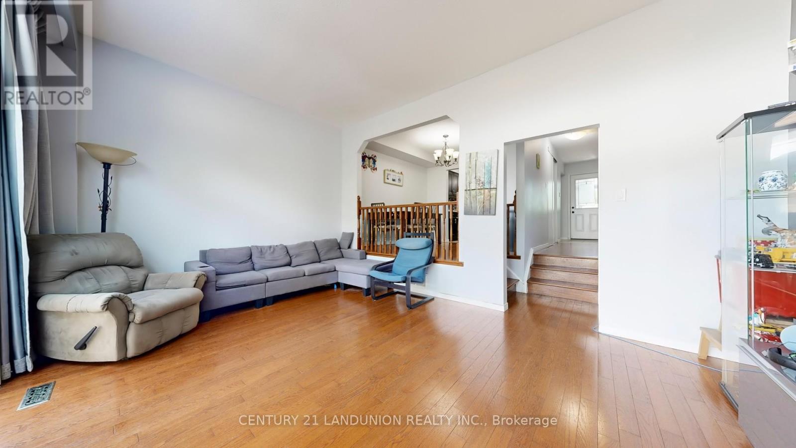 132 Silver Springs Boulevard, Toronto, Ontario  M1V 1N1 - Photo 4 - E12536284