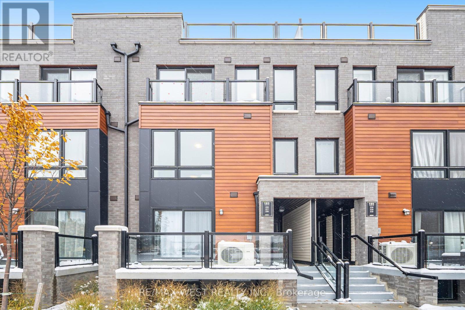 27 - 165 TAPSCOTT ROAD N, Toronto, Ontario