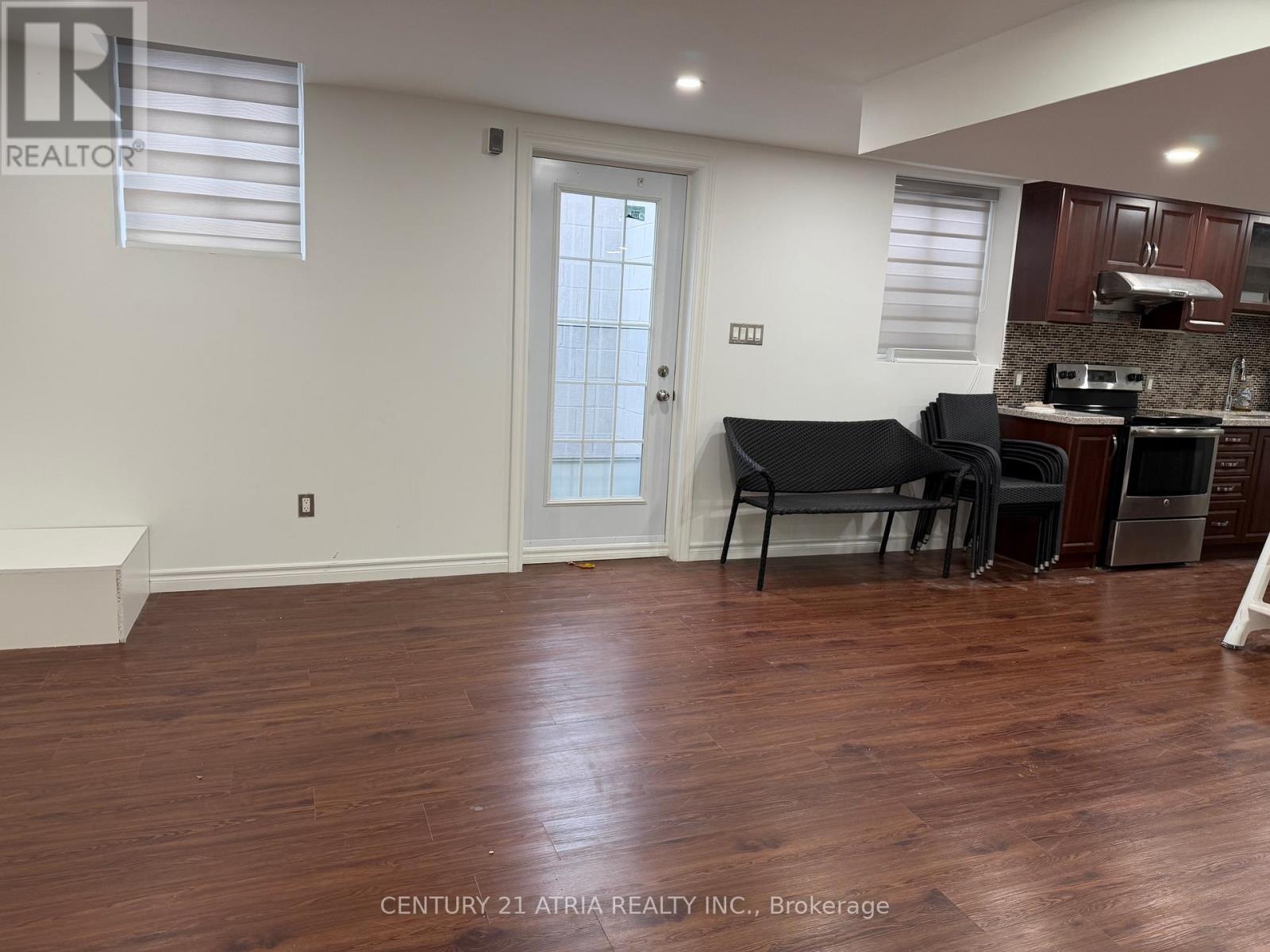 31 Seggar Avenue, Ajax, Ontario  L1T 4E2 - Photo 2 - E12536356