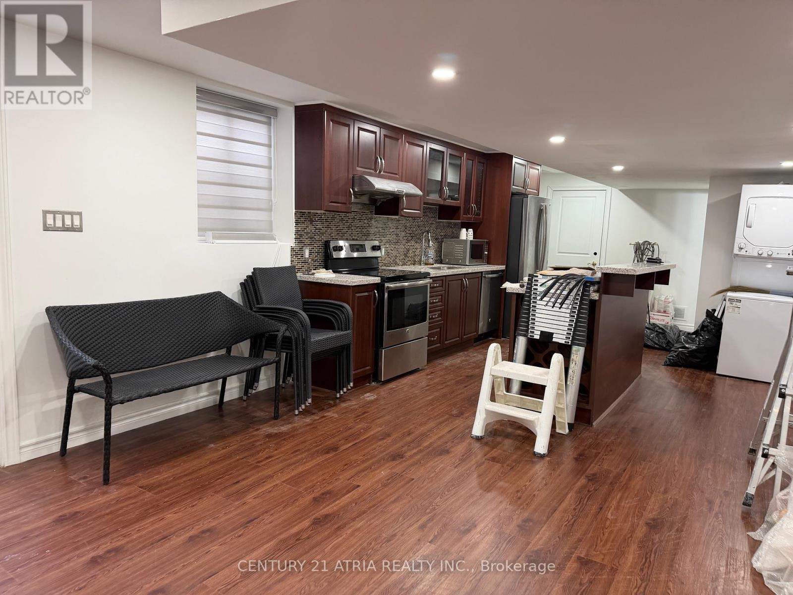 31 Seggar Avenue, Ajax, Ontario  L1T 4E2 - Photo 3 - E12536356