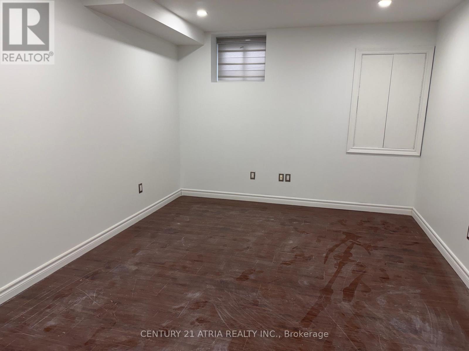 31 Seggar Avenue, Ajax, Ontario  L1T 4E2 - Photo 4 - E12536356