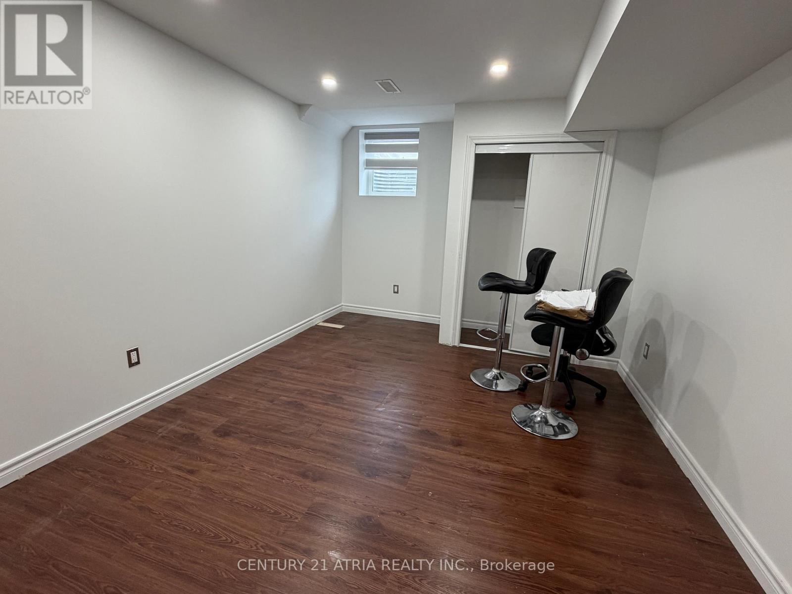 31 Seggar Avenue, Ajax, Ontario  L1T 4E2 - Photo 6 - E12536356