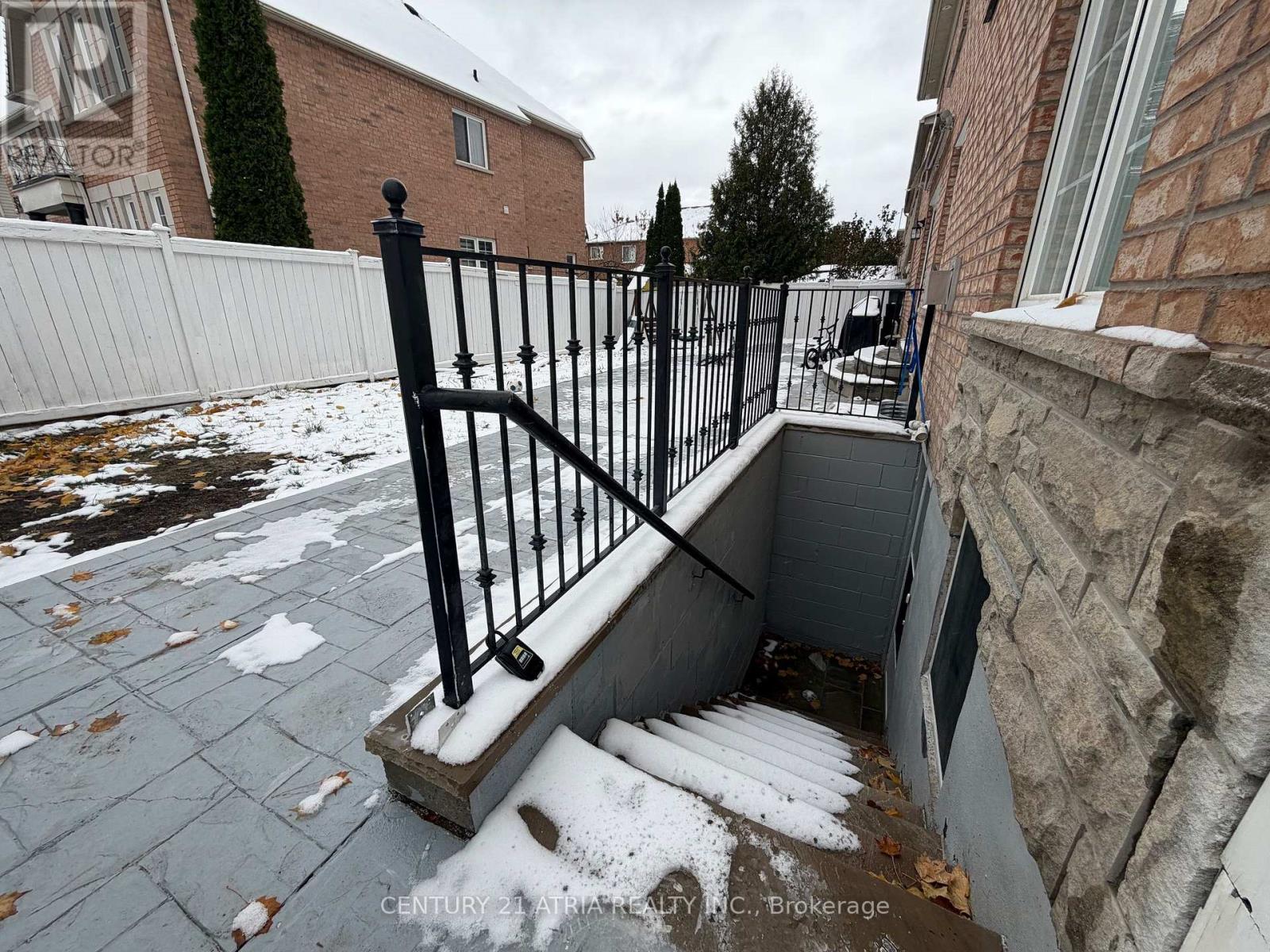 31 Seggar Avenue, Ajax, Ontario  L1T 4E2 - Photo 7 - E12536356