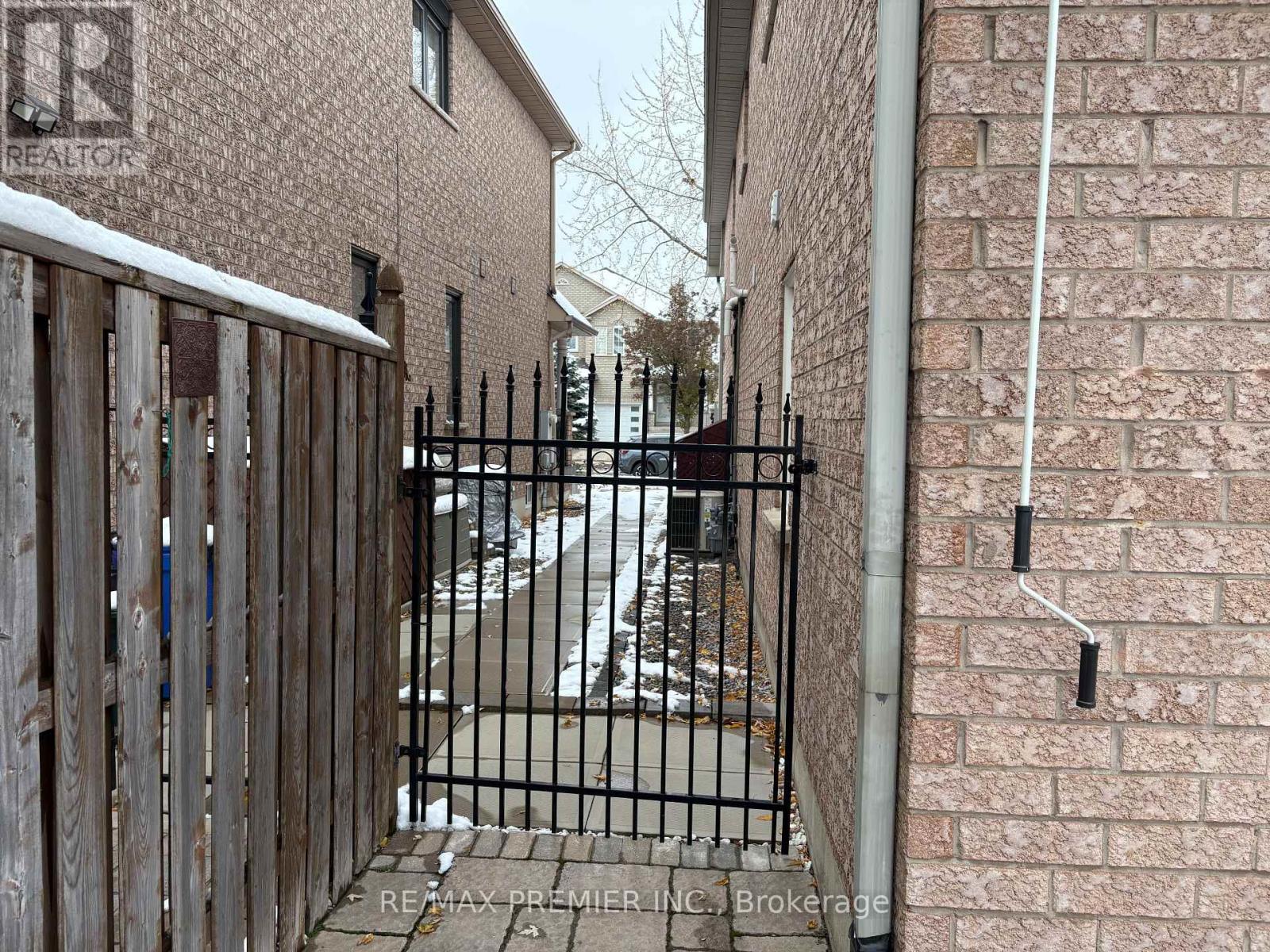 Bsmt - 35 Laura Sabrina Drive, Vaughan, Ontario  L4H 1M6 - Photo 9 - N12536118