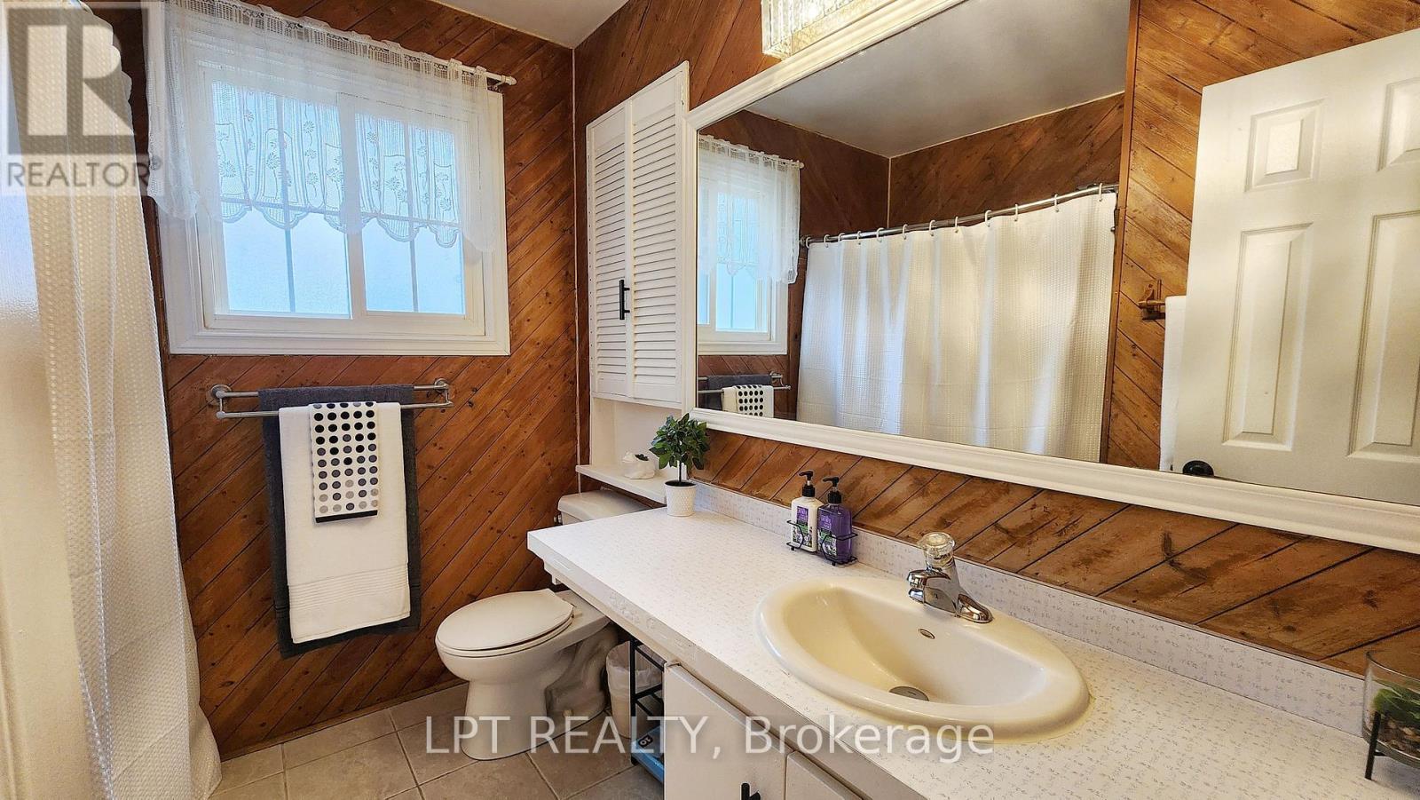 2049 Northern Avenue, Innisfil, Ontario  L9S 1Z4 - Photo 12 - N12536148