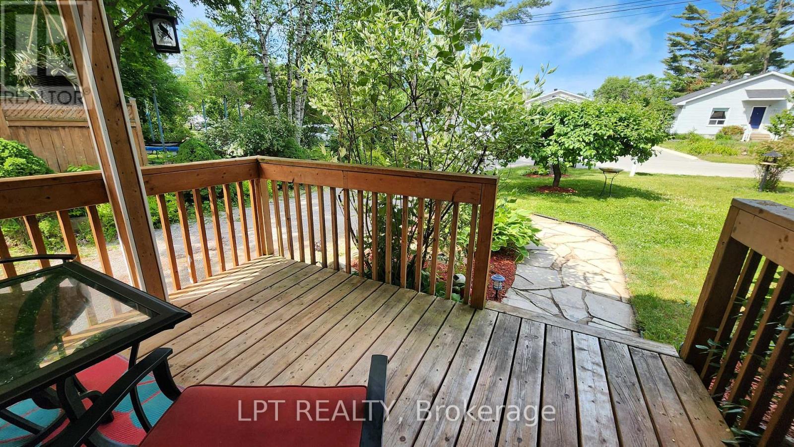 2049 Northern Avenue, Innisfil, Ontario  L9S 1Z4 - Photo 3 - N12536148