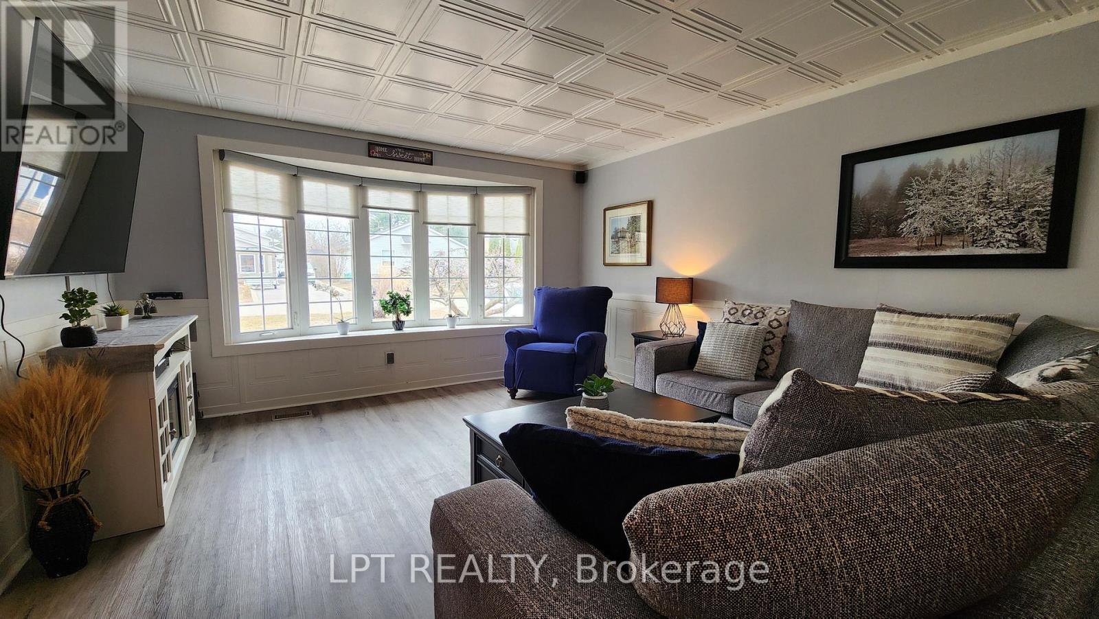 2049 Northern Avenue, Innisfil, Ontario  L9S 1Z4 - Photo 6 - N12536148