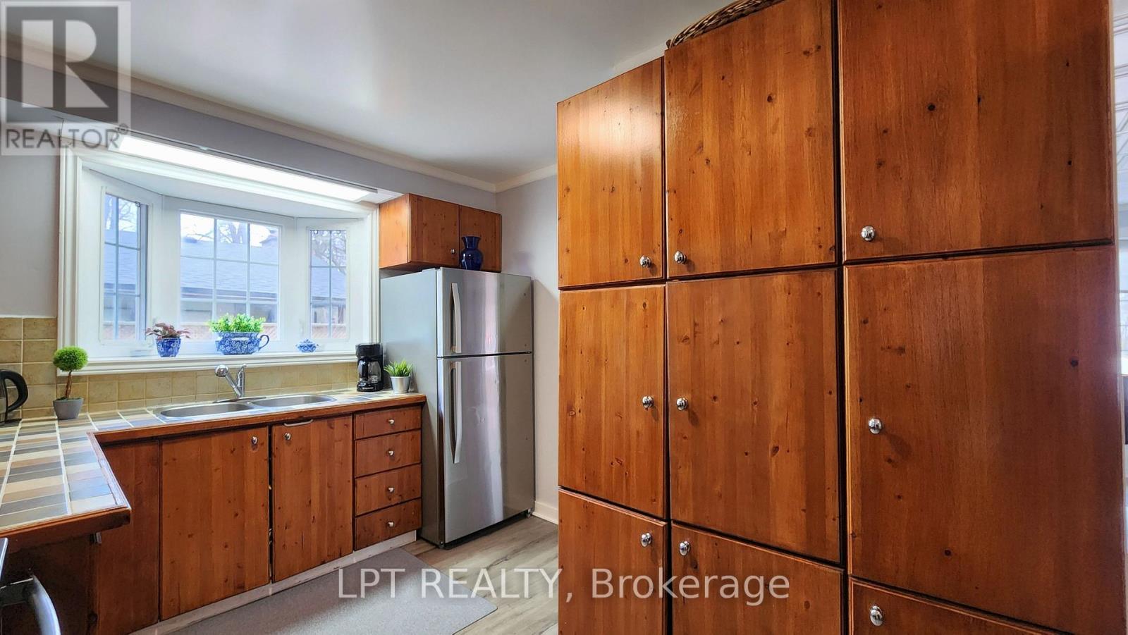 2049 Northern Avenue, Innisfil, Ontario  L9S 1Z4 - Photo 8 - N12536148