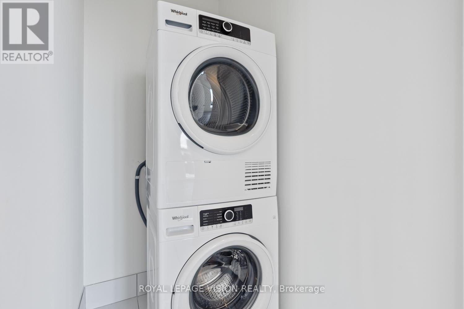 907 - 6 David Eyer Road, Richmond Hill, Ontario  L4S 0N6 - Photo 13 - N12536176