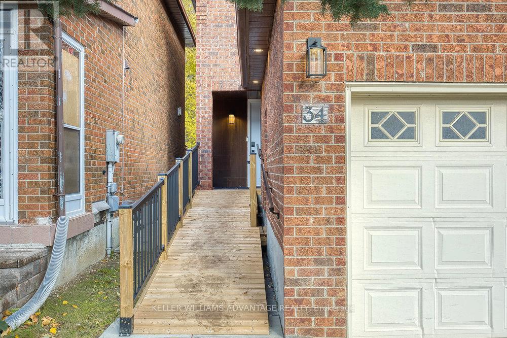 34 Ashmore Crescent, Markham, Ontario  L3R 6T8 - Photo 4 - N12536234
