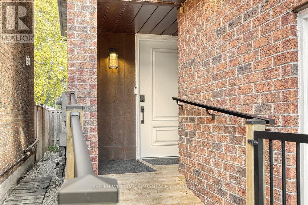 34 Ashmore Crescent, Markham, Ontario  L3R 6T8 - Photo 5 - N12536234