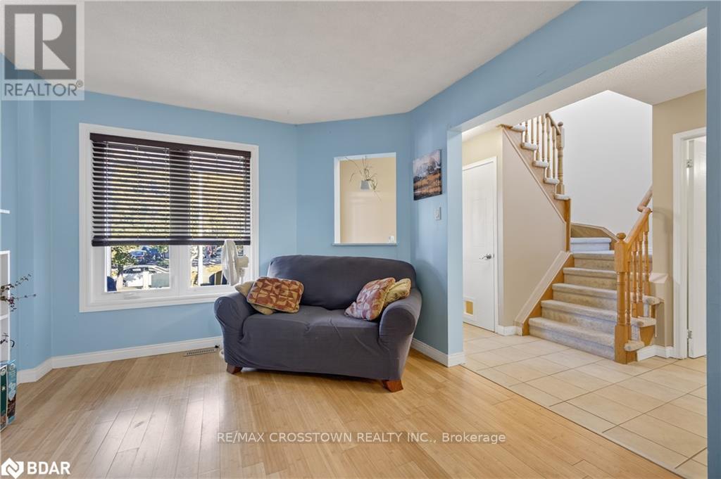 14 Corrie Crescent, Essa, Ontario  L0M 1B3 - Photo 6 - N12536282