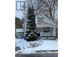 121 WELLS STREET, Aurora, Ontario