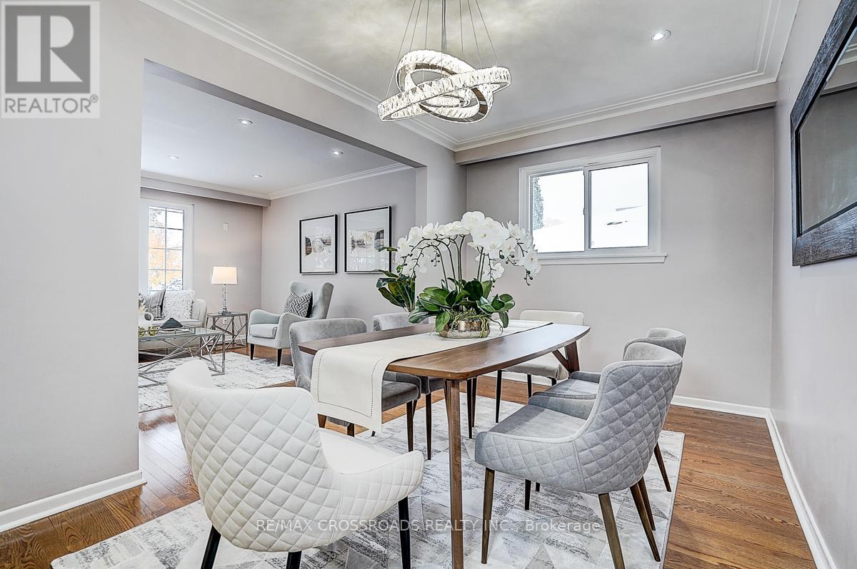 78 Fred Varley Drive, Markham, Ontario  L3R 1S7 - Photo 12 - N12536312