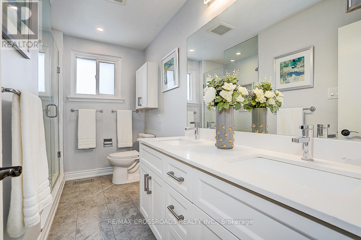 78 Fred Varley Drive, Markham, Ontario  L3R 1S7 - Photo 33 - N12536312