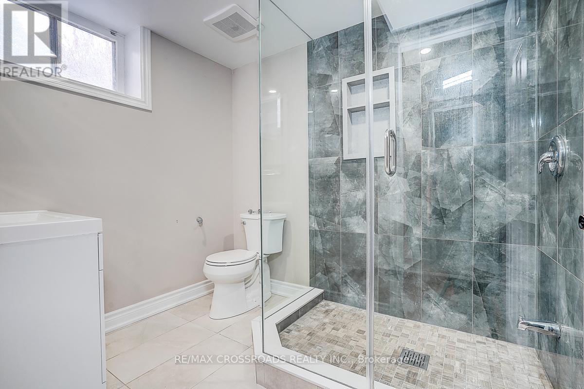 78 Fred Varley Drive, Markham, Ontario  L3R 1S7 - Photo 41 - N12536312