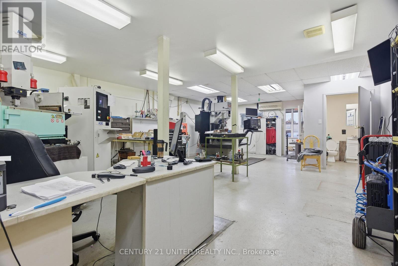 5 - 655 The Queensway, Peterborough, Ontario K9J 7M1 - Photo 4 - X12536436