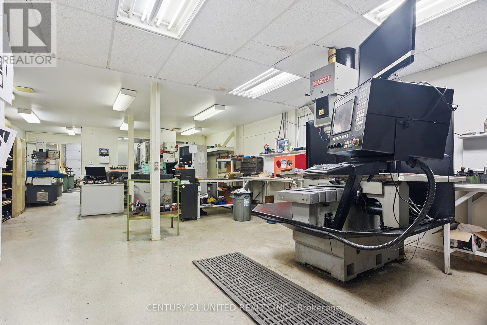 5 - 655 The Queensway, Peterborough, Ontario K9J 7M1 - Photo 6 - X12536436