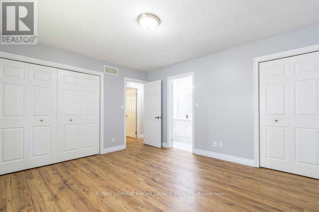 23 Sunshine Lane, Quinte West, Ontario K8V 6X3 - Photo 14 - X12536504