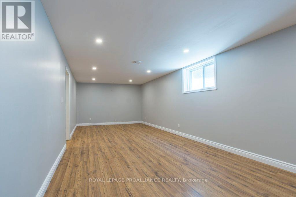 23 Sunshine Lane, Quinte West, Ontario K8V 6X3 - Photo 20 - X12536504