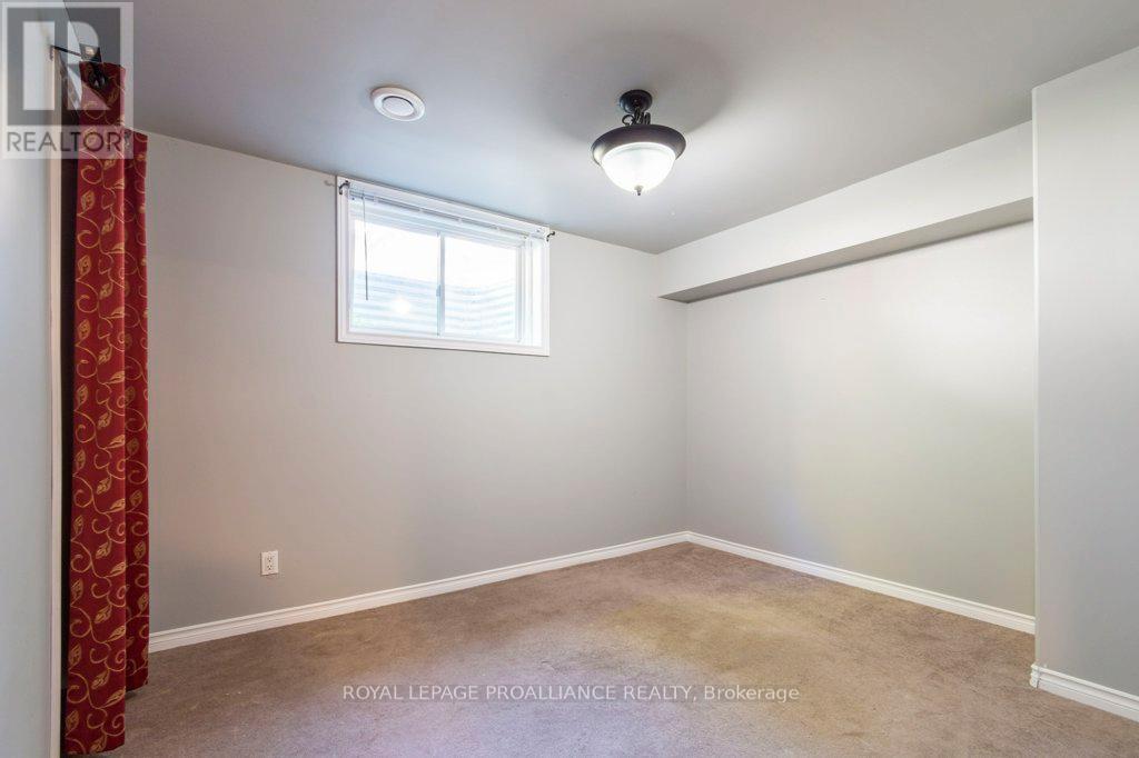 23 Sunshine Lane, Quinte West, Ontario K8V 6X3 - Photo 22 - X12536504