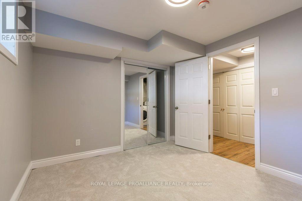 23 Sunshine Lane, Quinte West, Ontario K8V 6X3 - Photo 23 - X12536504