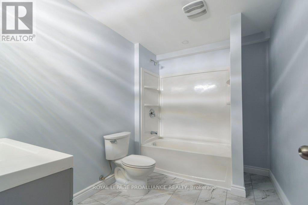 23 Sunshine Lane, Quinte West, Ontario K8V 6X3 - Photo 26 - X12536504