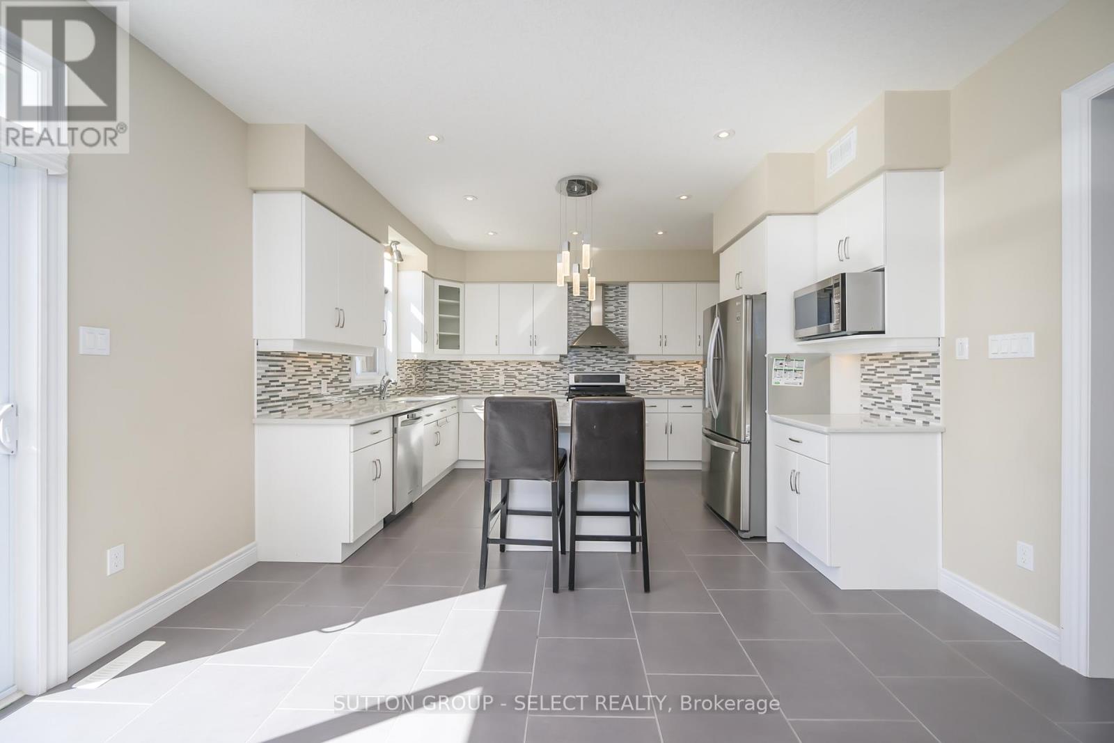 88 Bradwell Chase, London North, Ontario  N6G 0P3 - Photo 11 - X12536444