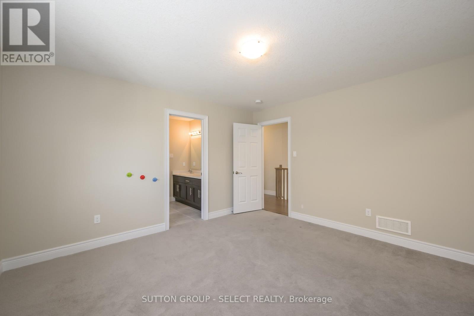 88 Bradwell Chase, London North, Ontario  N6G 0P3 - Photo 28 - X12536444