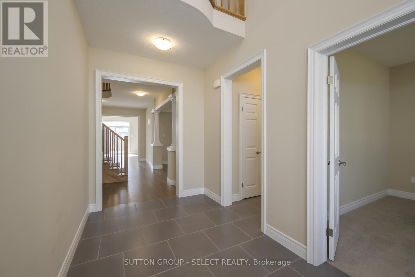 88 Bradwell Chase, London North, Ontario  N6G 0P3 - Photo 3 - X12536444