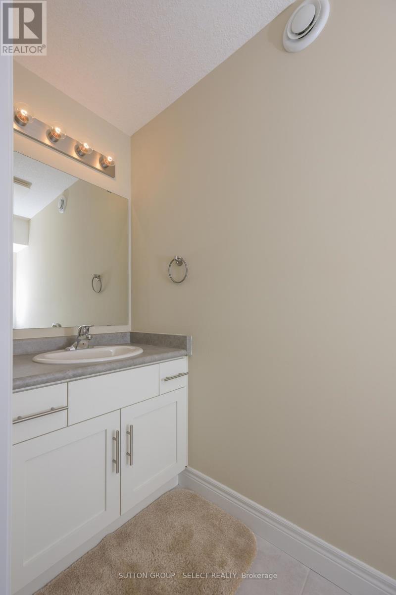 88 Bradwell Chase, London North, Ontario  N6G 0P3 - Photo 39 - X12536444