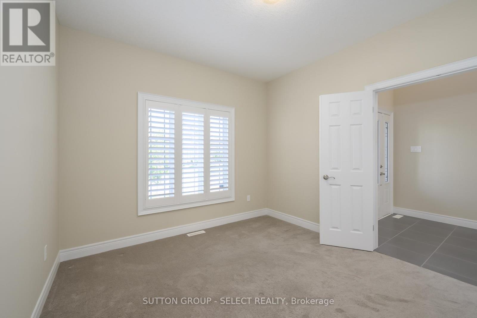 88 Bradwell Chase, London North, Ontario  N6G 0P3 - Photo 4 - X12536444