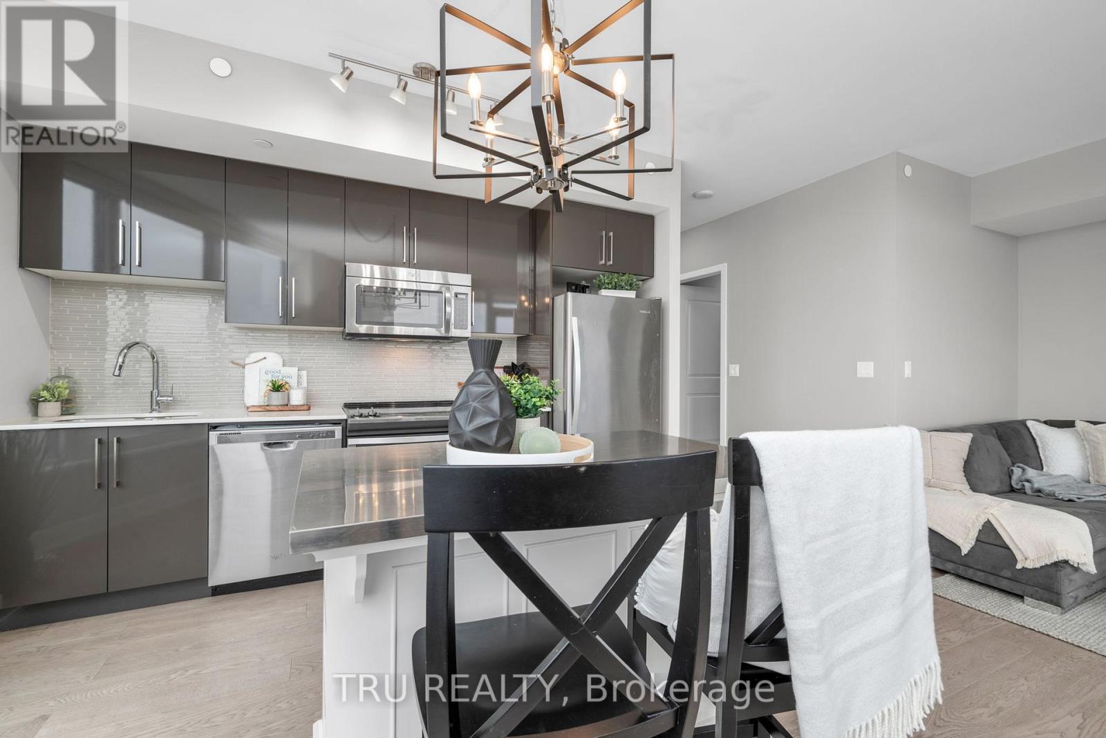 910 - 485 Richmond Road, Ottawa, Ontario  K2A 3W9 - Photo 14 - X12536426