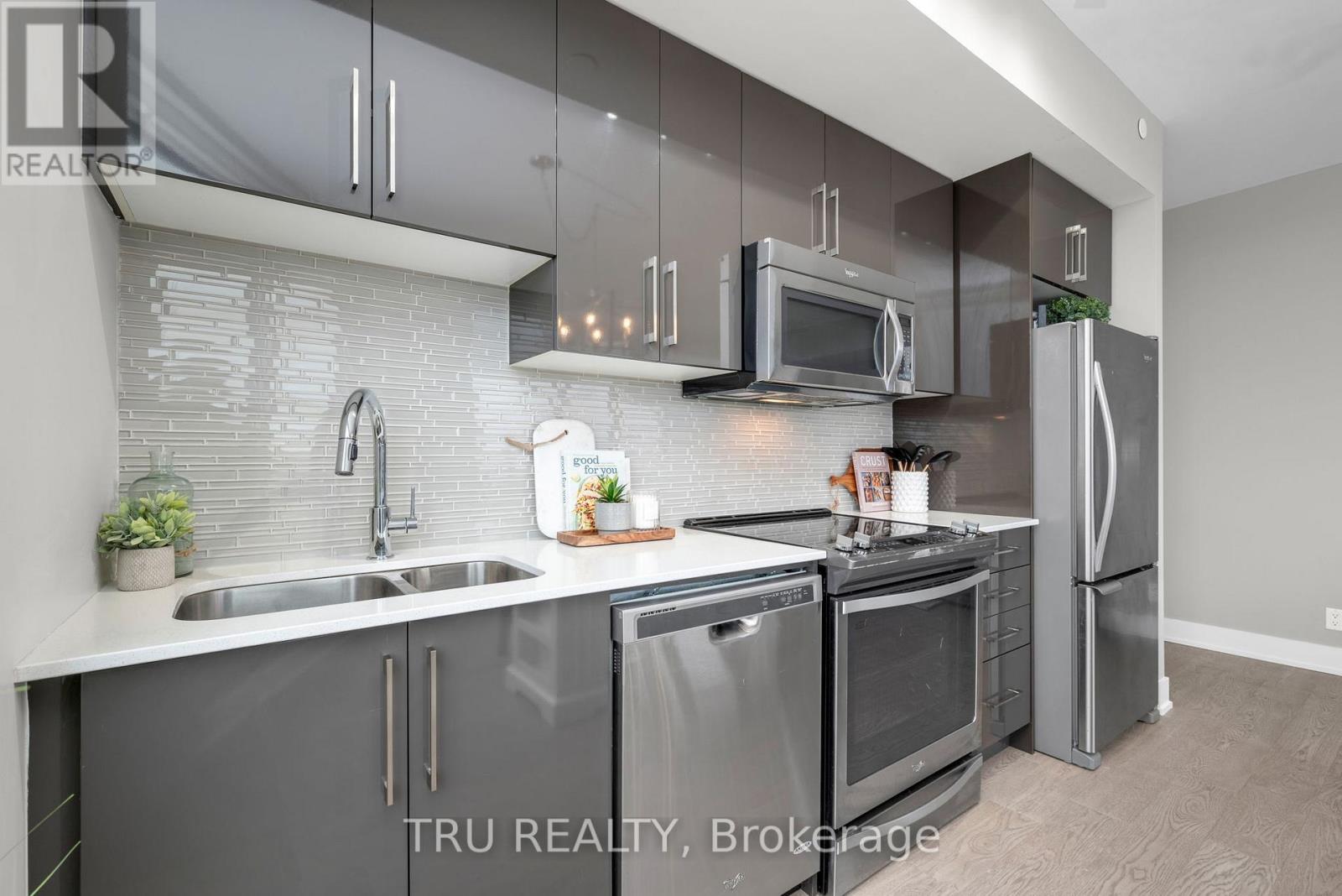 910 - 485 Richmond Road, Ottawa, Ontario  K2A 3W9 - Photo 16 - X12536426