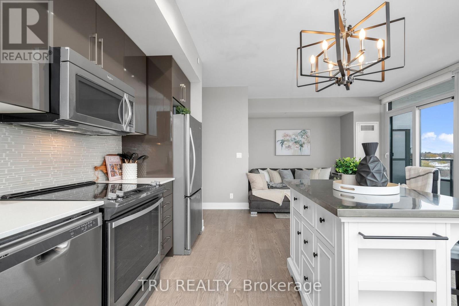 910 - 485 Richmond Road, Ottawa, Ontario  K2A 3W9 - Photo 17 - X12536426