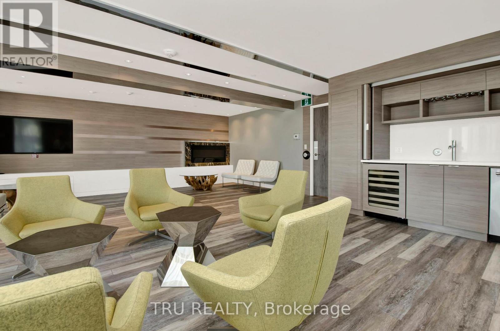 910 - 485 Richmond Road, Ottawa, Ontario  K2A 3W9 - Photo 46 - X12536426