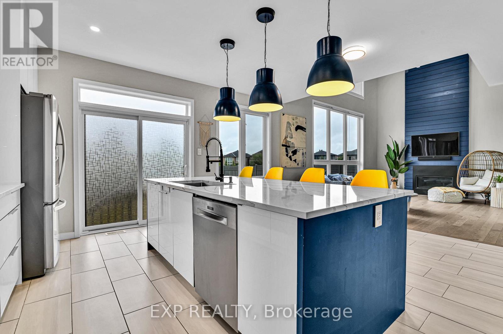 364 Gloaming Crescent, Ottawa, Ontario  K2S 1B6 - Photo 10 - X12536474