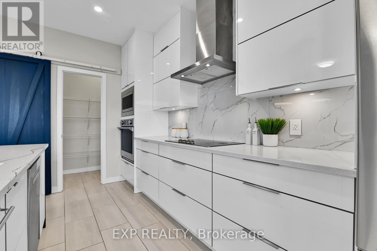 364 Gloaming Crescent, Ottawa, Ontario  K2S 1B6 - Photo 8 - X12536474