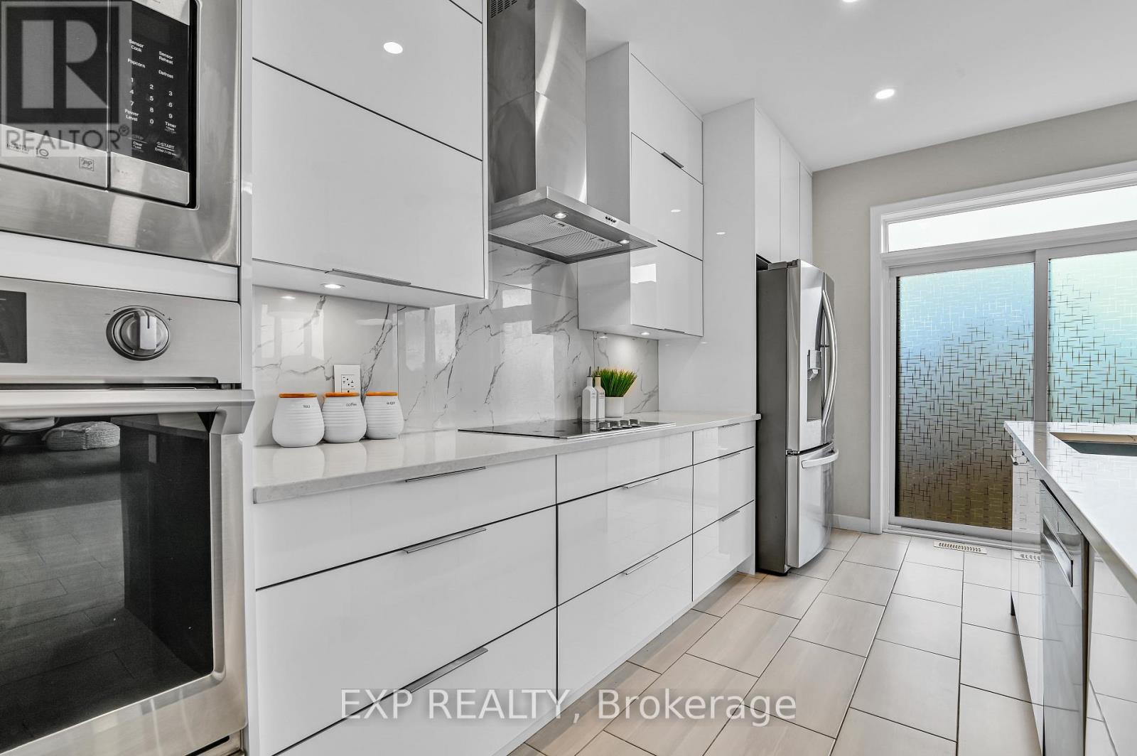 364 Gloaming Crescent, Ottawa, Ontario  K2S 1B6 - Photo 9 - X12536474