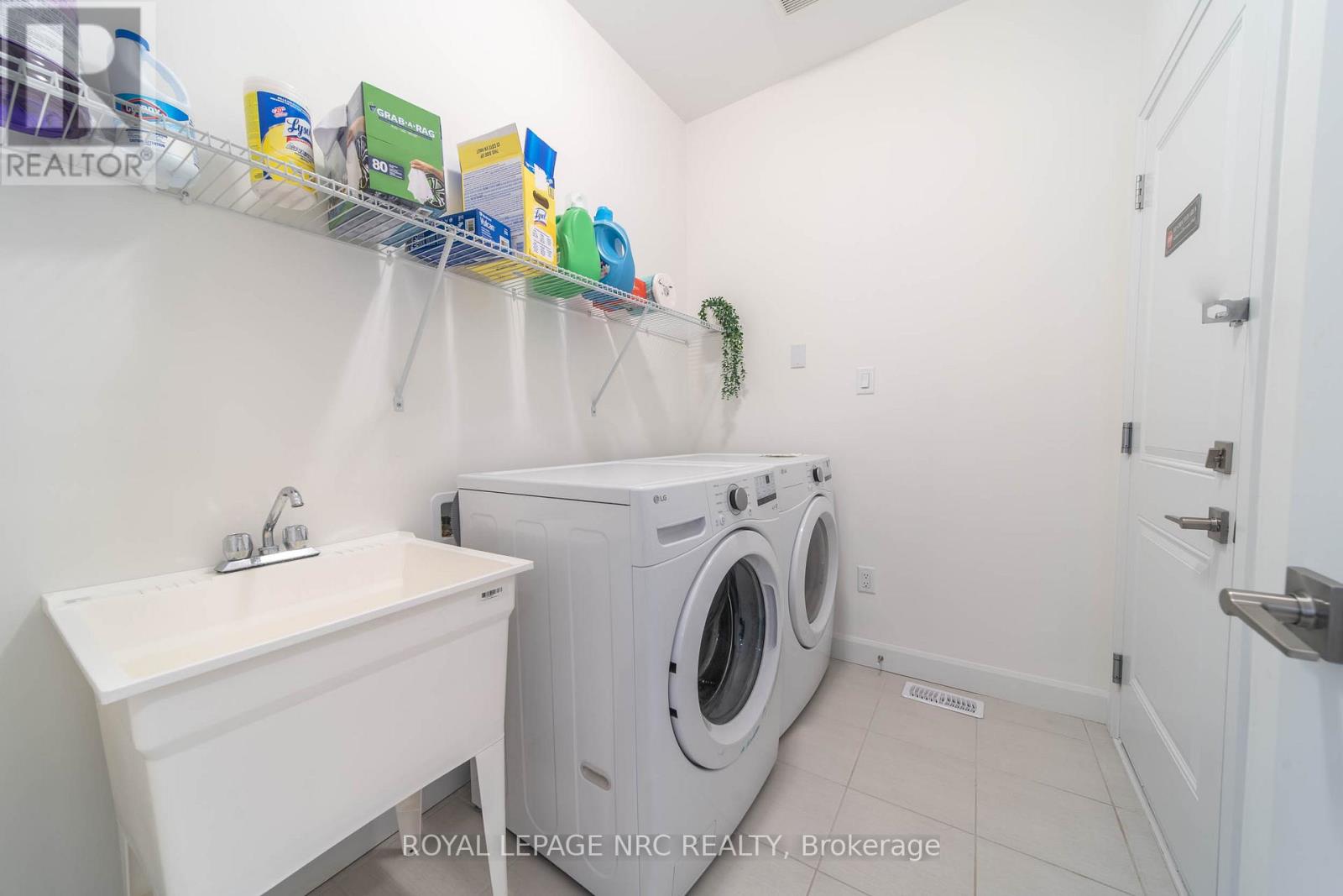 62 Beachwalk Crescent, Fort Erie, Ontario  L0S 1B0 - Photo 22 - X12536488