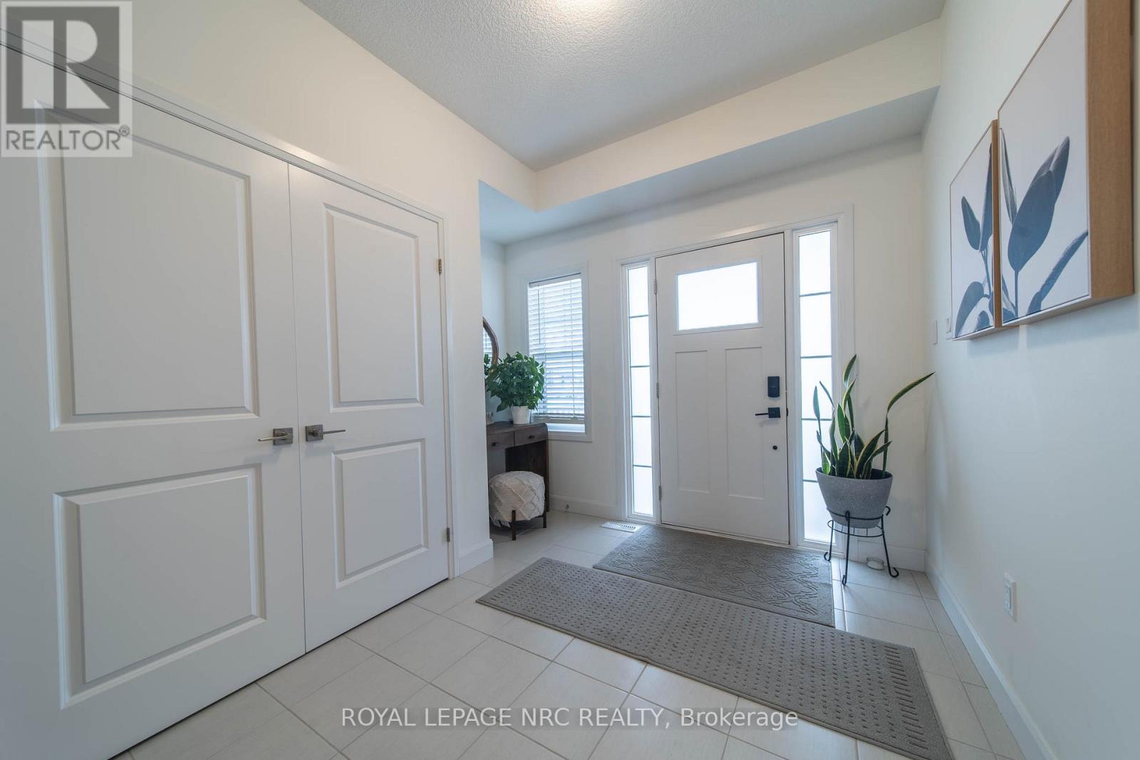 62 Beachwalk Crescent, Fort Erie, Ontario  L0S 1B0 - Photo 3 - X12536488