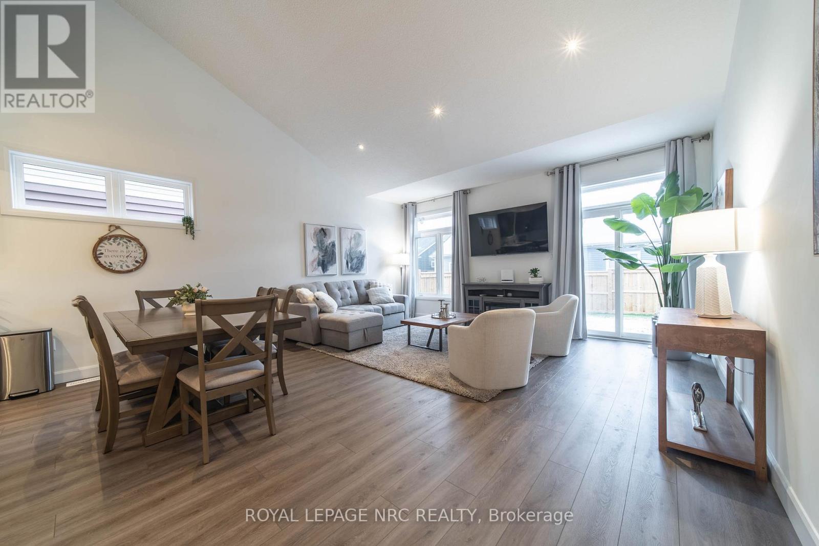 62 Beachwalk Crescent, Fort Erie, Ontario  L0S 1B0 - Photo 6 - X12536488