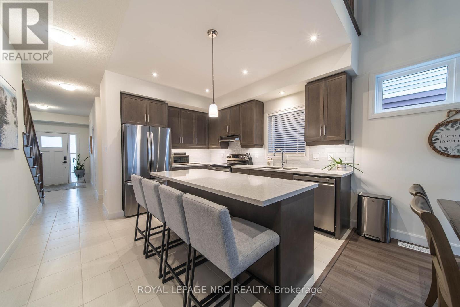 62 Beachwalk Crescent, Fort Erie, Ontario  L0S 1B0 - Photo 8 - X12536488