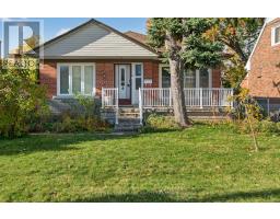 18 ROSSBURN DRIVE, Toronto, Ontario