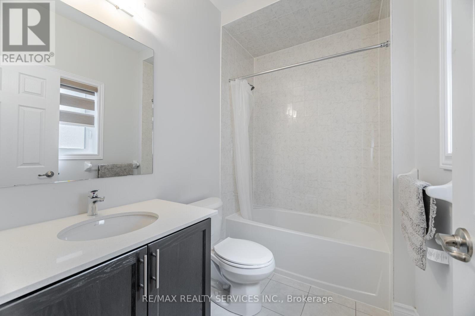 36 Michener Drive, Brampton, Ontario  L6R 4E9 - Photo 34 - W12536064