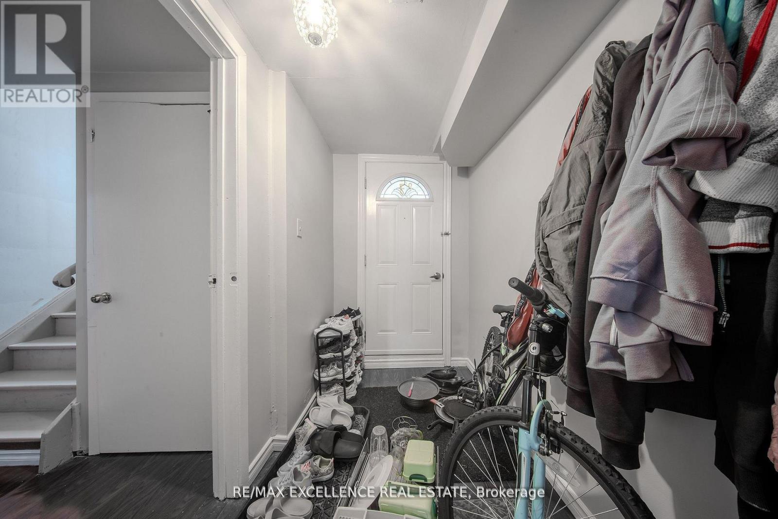 7246 Reindeer Drive, Mississauga, Ontario  L4T 2M7 - Photo 19 - W12536070