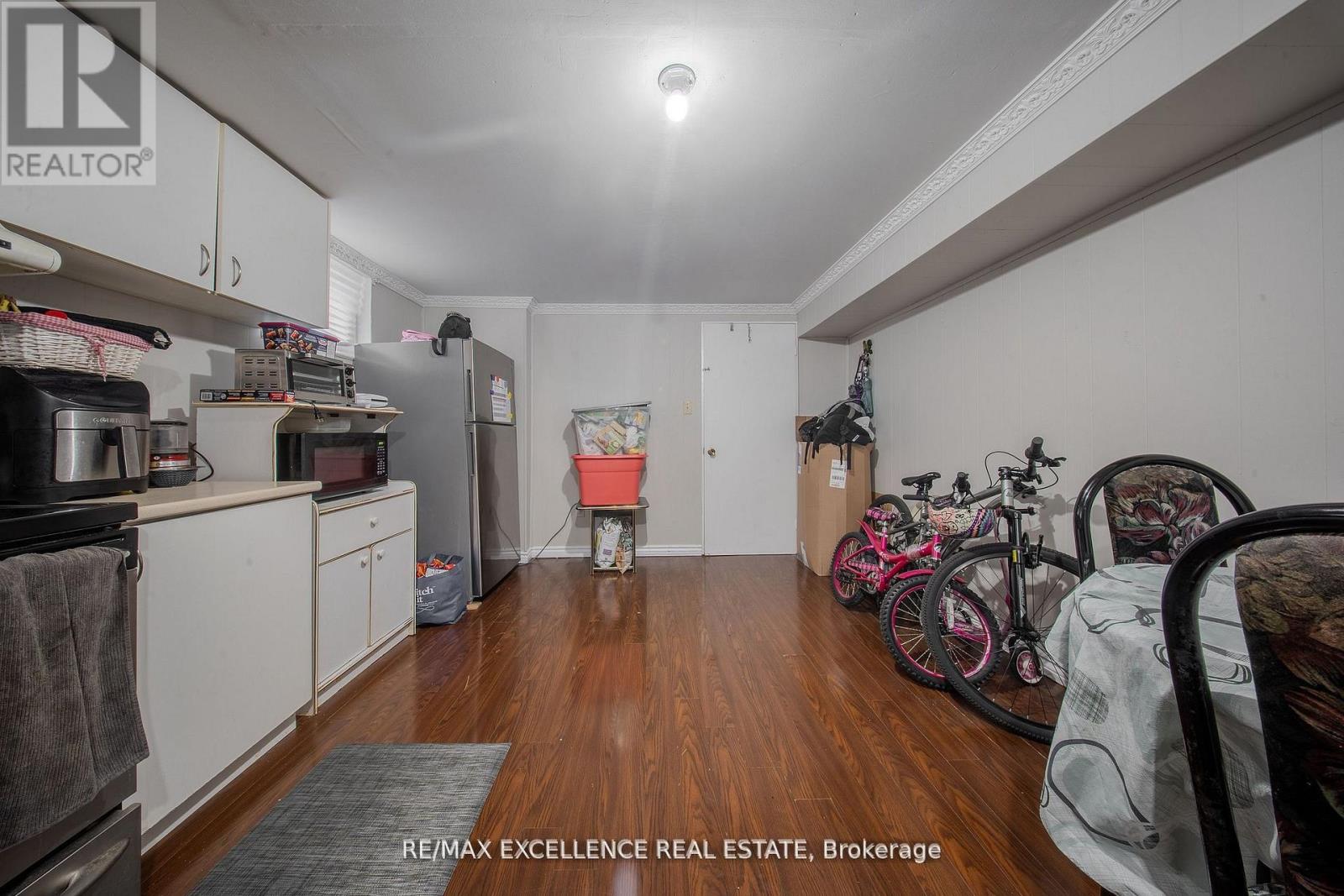 7246 Reindeer Drive, Mississauga, Ontario  L4T 2M7 - Photo 20 - W12536070